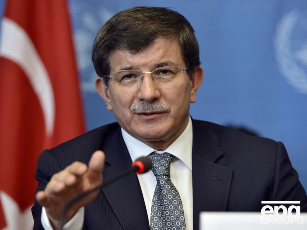 Премьер Турции сожалеет, что Асад не остался в России навсегда