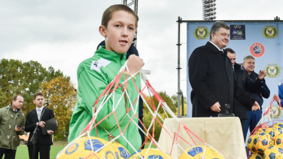 Футбольное поле будет размером 105 на 68 м