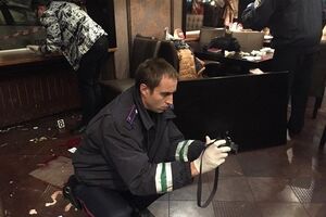 Милицейские эксперты работают на месте происшествия