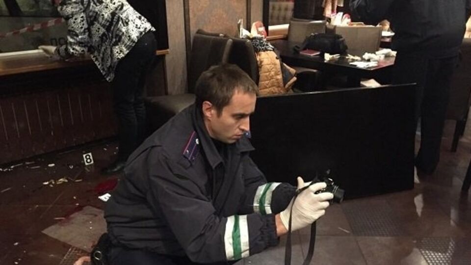 Милицейские эксперты работают на месте происшествия