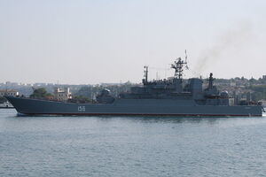 БДК-67 "Ямал" может вместить на борту до 500 тонн техники и 225 десантников