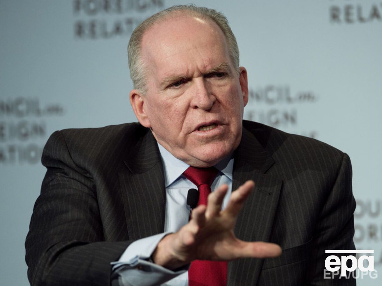 Почту Бреннана взломал школьник