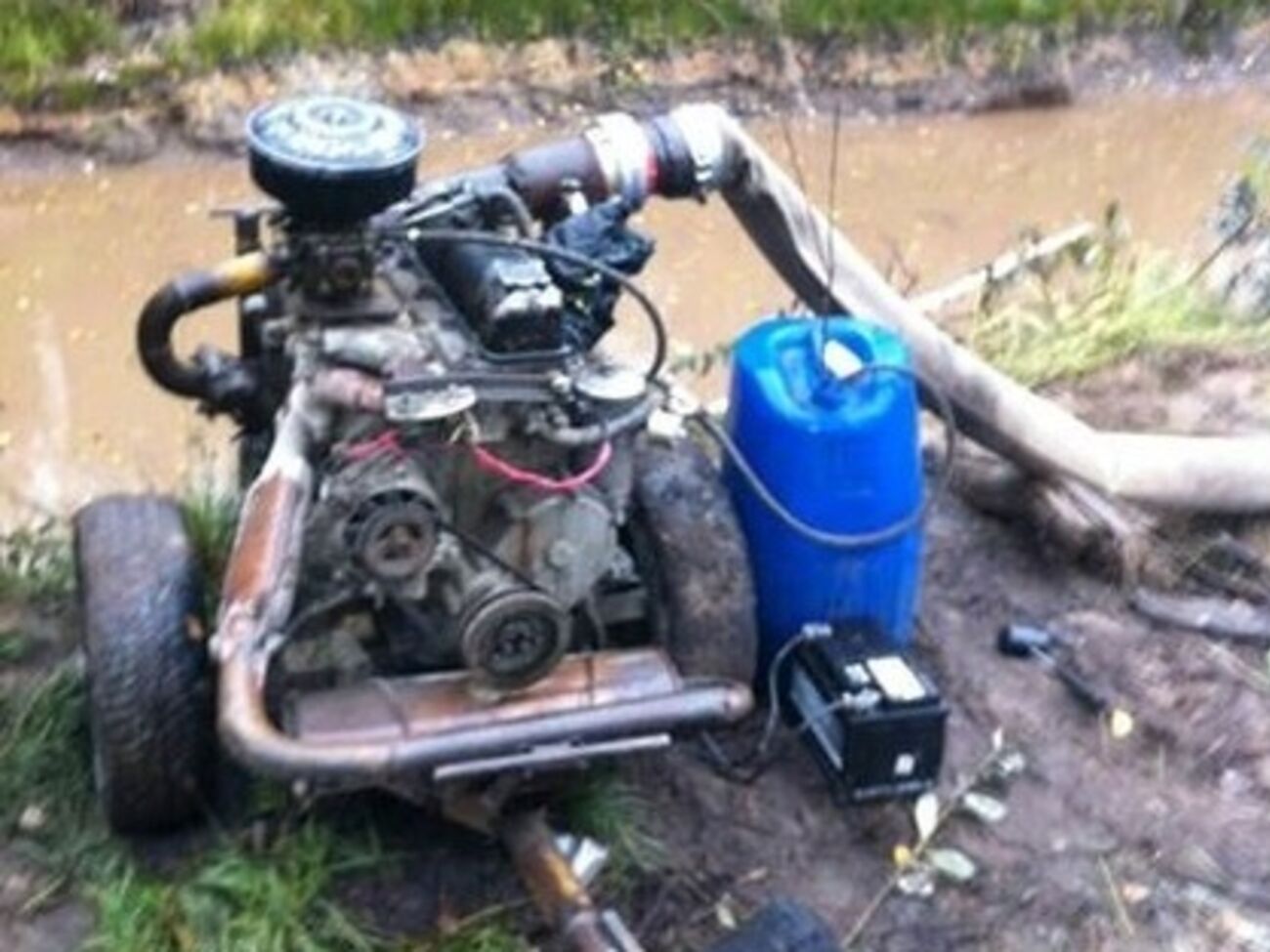 Правоохранители изъяли мотопомпу и другое оборудование для добычи янтаря