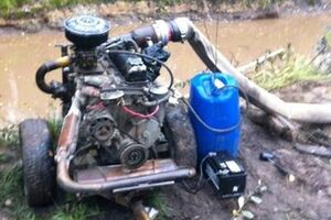 Правоохранители изъяли мотопомпу и другое оборудование для добычи янтаря