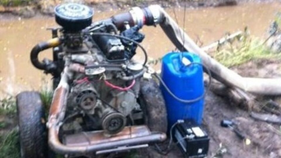 Правоохранители изъяли мотопомпу и другое оборудование для добычи янтаря