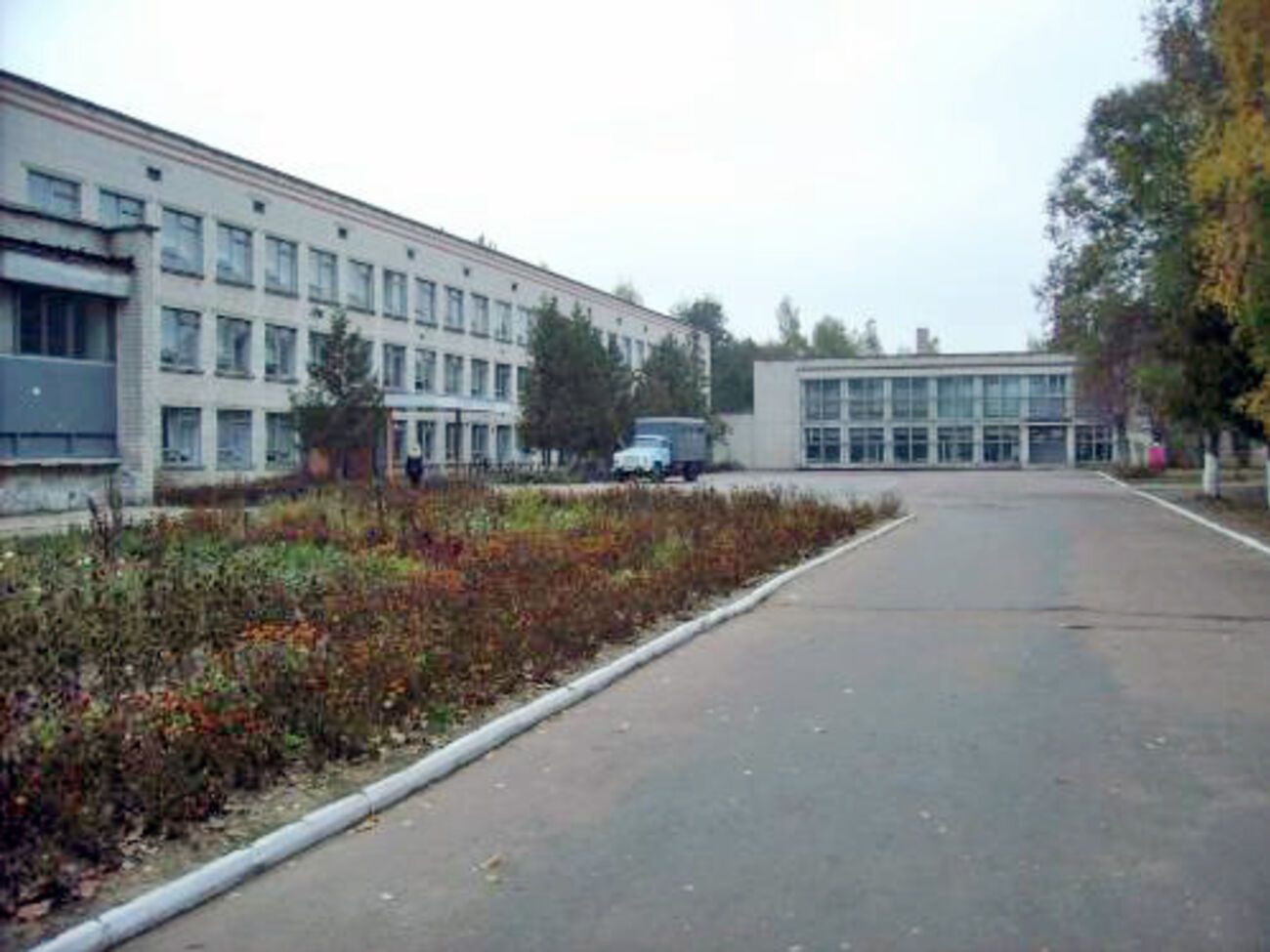 Девочки вдохнули отравляющее вещество во время посещения школьного санузла