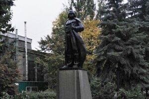 В Одессе появился памятник Дарту Вейдеру