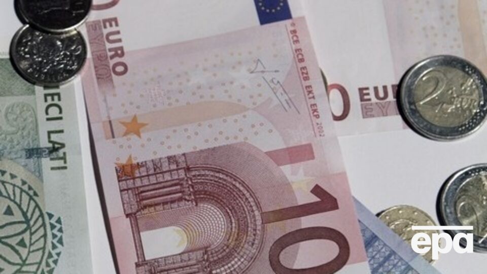 Курс гривны к евро и доллару вырос