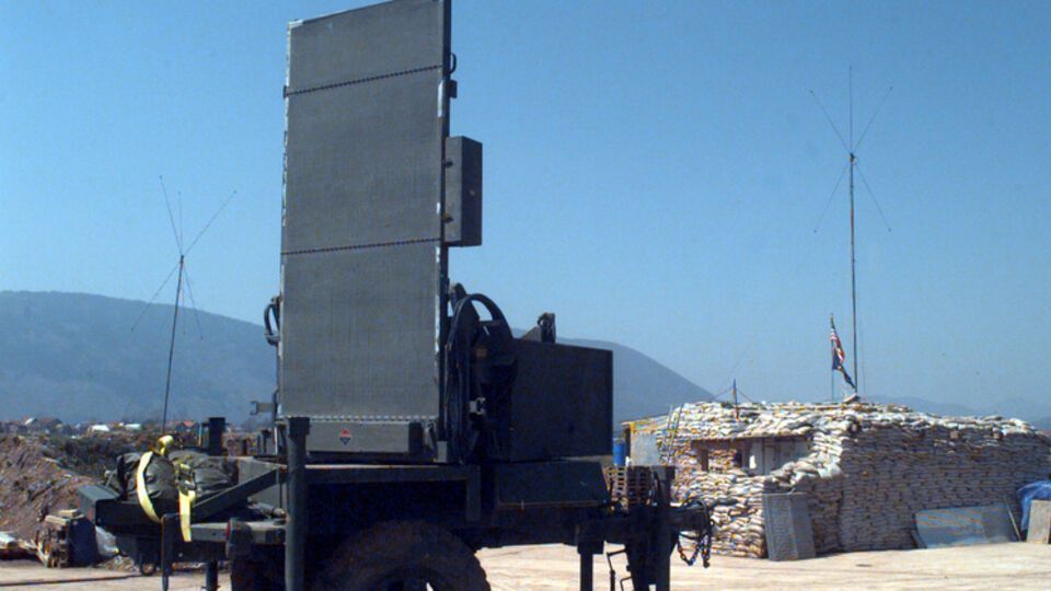 Радарная система AN/TPQ-36 позволяет немедленно и точно определять местоположение артиллерии врага на карте