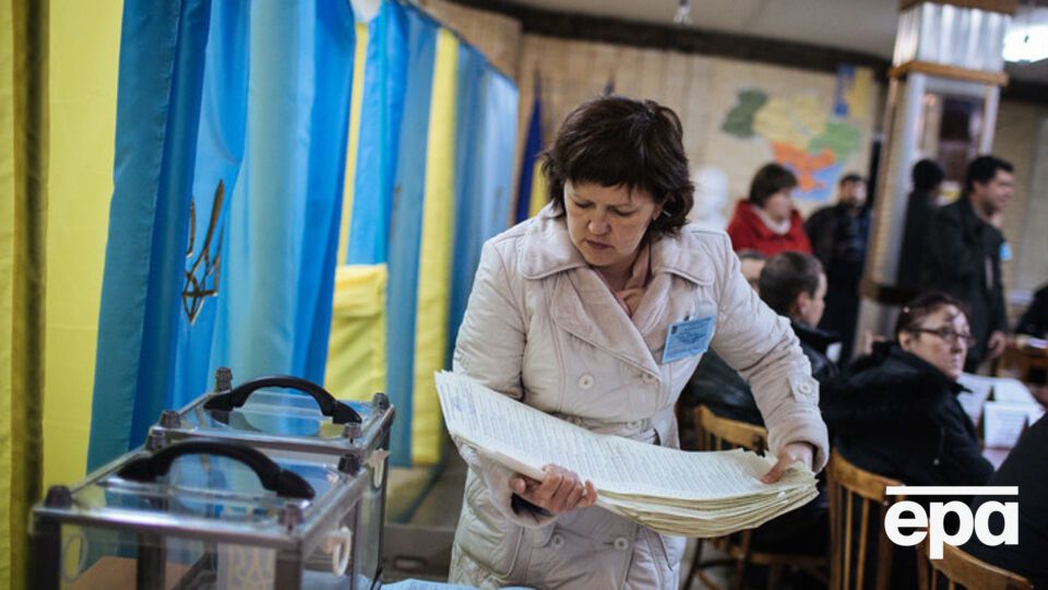 В Украине повторное голосование на выборах мэров крупных городов состоится 15 ноября, если победитель не будет определен в ходе голосования 25 октября