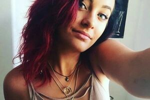 Чтобы выйти замуж, 17-летней Пэрис необходимо было получить разрешение близкого родственника