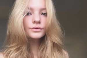 Дочь Пескова посетила бал дебютанток со своей матерью