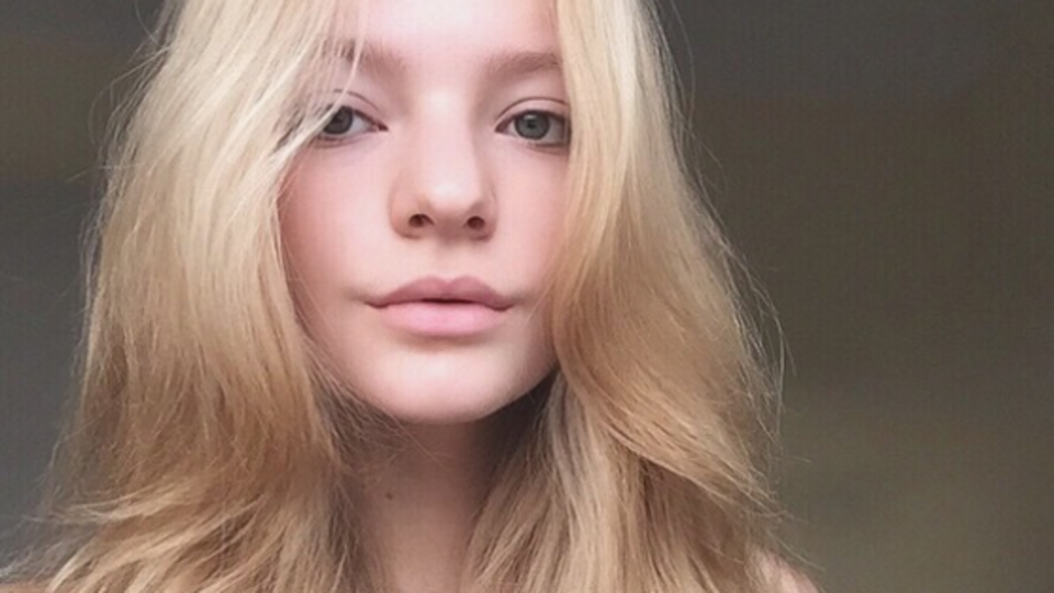 Дочь Пескова посетила бал дебютанток со своей матерью