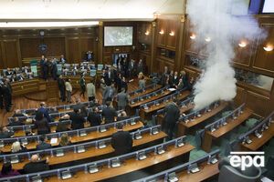 В парламенте Косово распылили газ