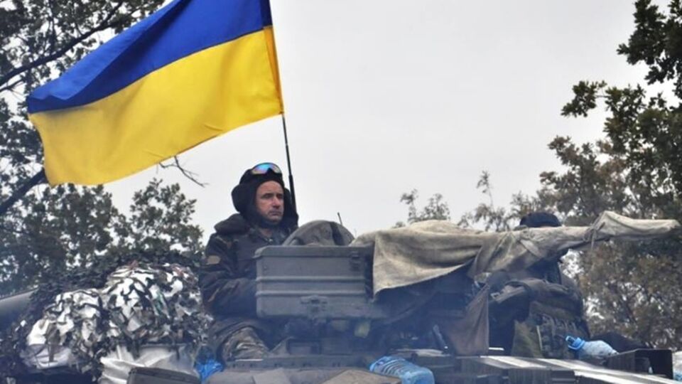 Украинские военные отвели танки на 15 км от зоны разграничения