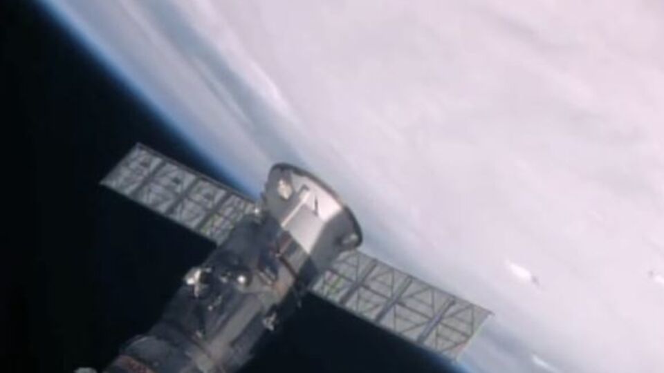 NASA показало, как выглядит ураган пятой категории из космоса