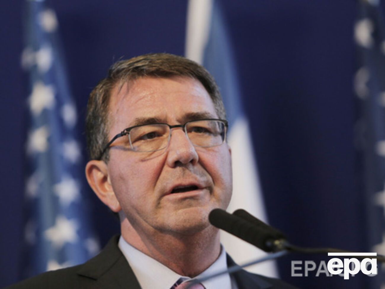 США продолжат наземные рейды в Ираке в рамках "поддерживающей миссии", заявил Картер