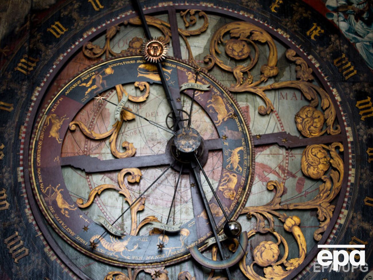 В день выборов в Украине переведут часы