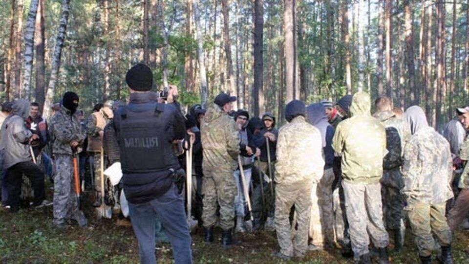 На Волыни старатели пытаются продолжать незаконную добычу янтаря