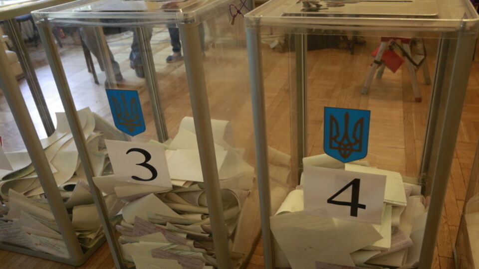 Наблюдатели зафиксировали серьезные нарушения на выборах в Киеве