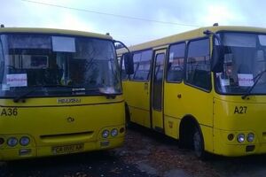 На один из участков в Черкассах избирателей подвозят автобусами