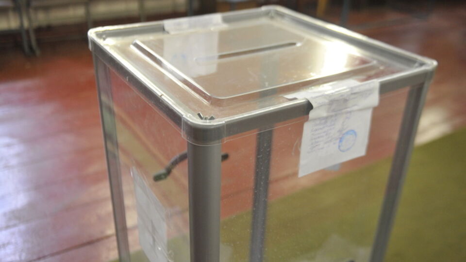 Людей с территории участка эвакуировали