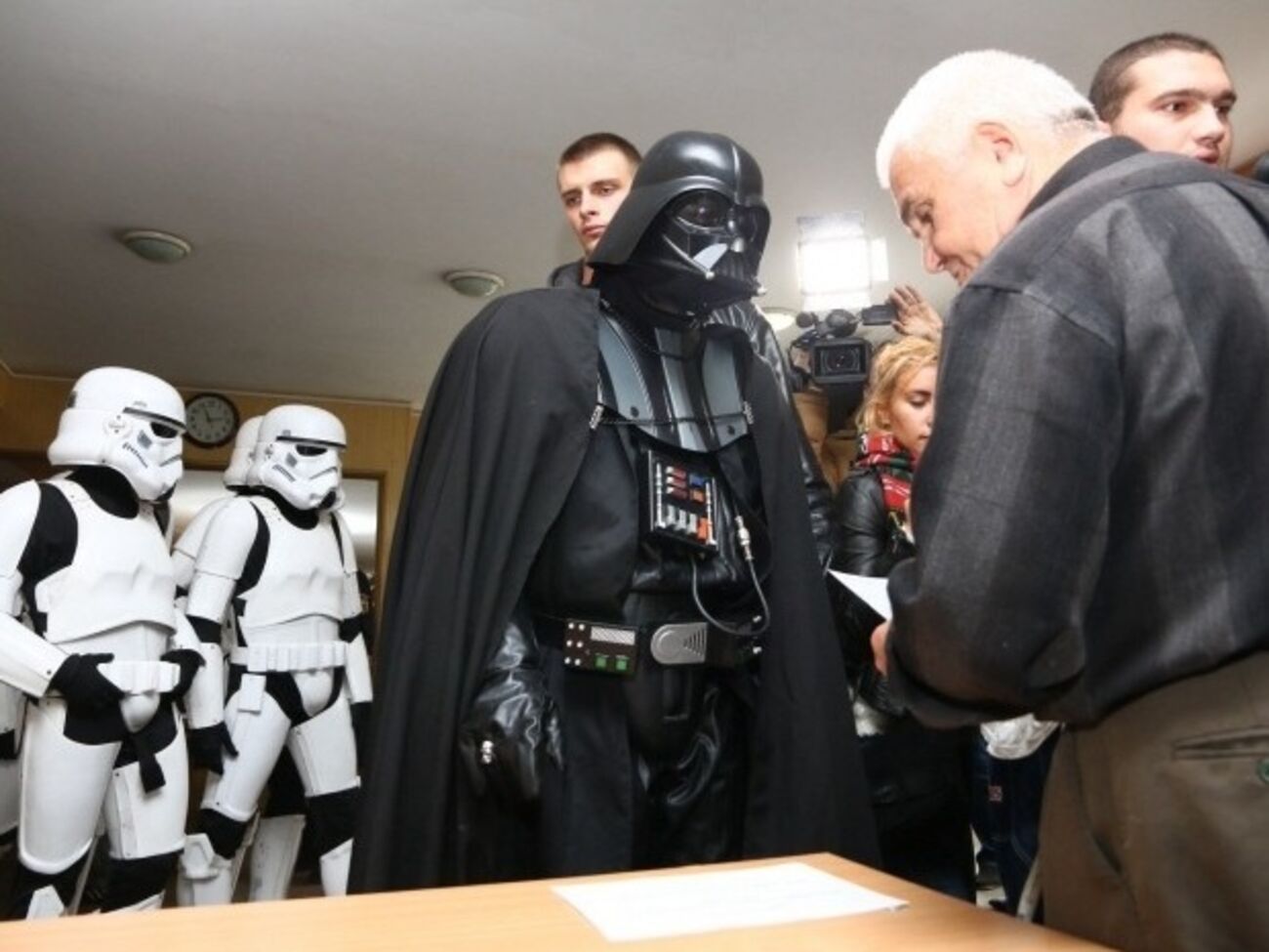 Дарт Вейдар не обнаружил себя в избирательных списках