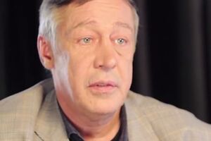 Ефремов прочел стих Орлуши о военных операциях РФ