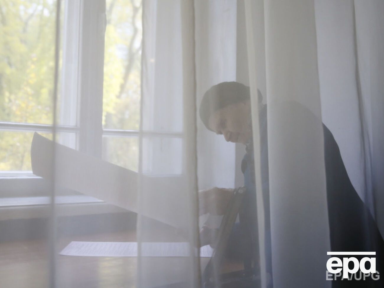 На выборах в Киеве подкупают избирателей, фотографируют бюллетени и разбрасывают агитацию, сообщают в КГГА