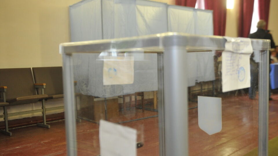 На местных выборах-2015 фиксируются нарушения и чрезвычайные происшествия