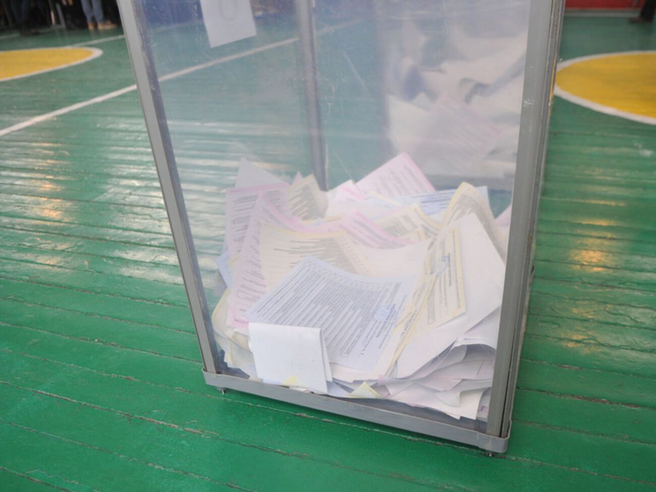 В конфликте на избирательном участке пострадала женщина