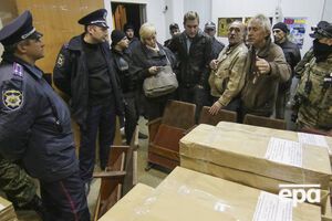Избирательные участки в Мариуполе так и не открылись. Теризбирком не принял бюллетени, так как в них оказалось много ошибок