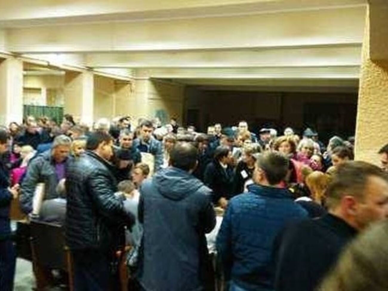 В горизбиркоме наблюдается столпотворение