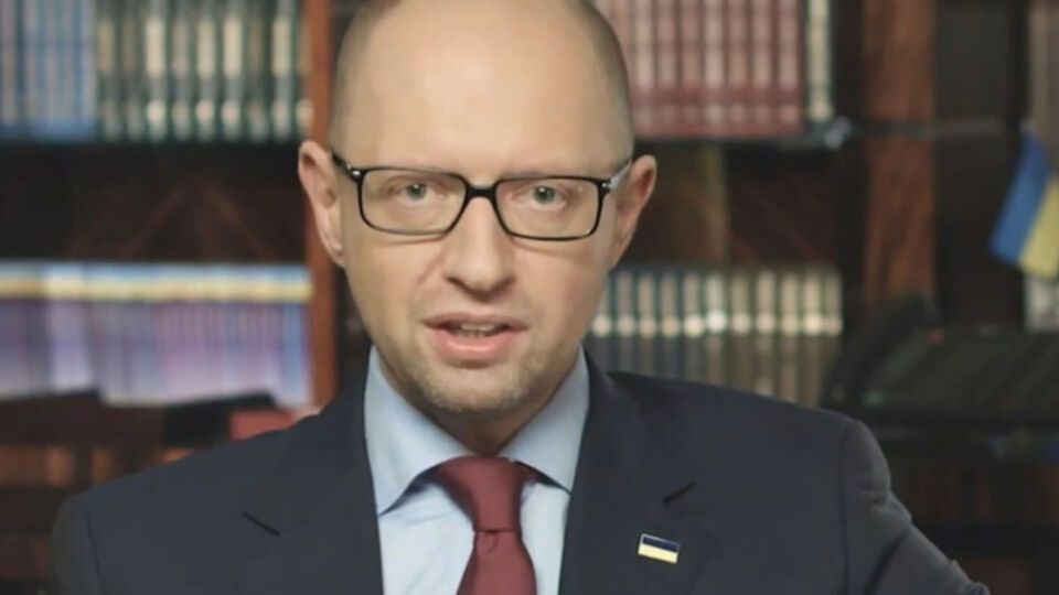 Яценюк: Сейчас необходимо вести речь о том, как обеспечить рост экономики