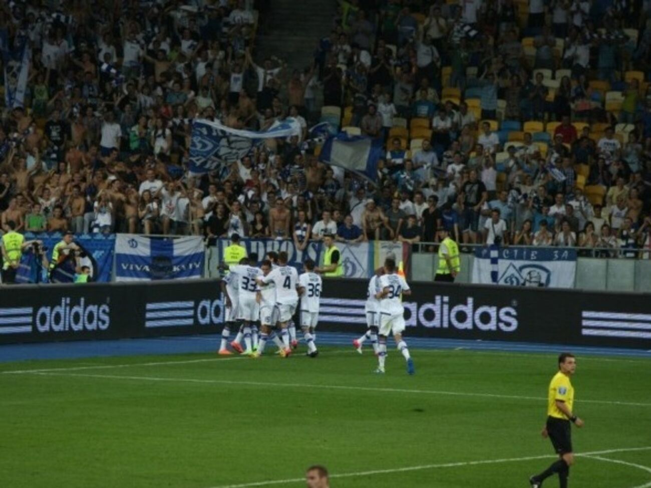 Директор "Олимпийского" считает хорошей идеей сделать на стадионе отдельный сектор для темнокожих, "чтобы не было проявлений расизма"