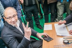 Кернес заявляет о своей победе на выборах и о большинстве его партии в горсовете