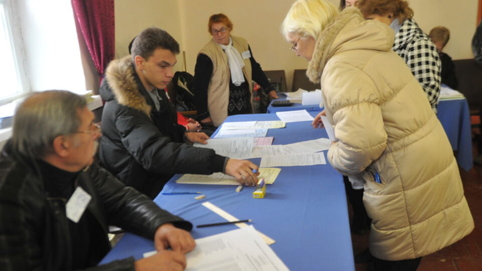 Согласно законодательства, все наблюдатели на выборах должны получить копии всех протоколов подсчета голосов