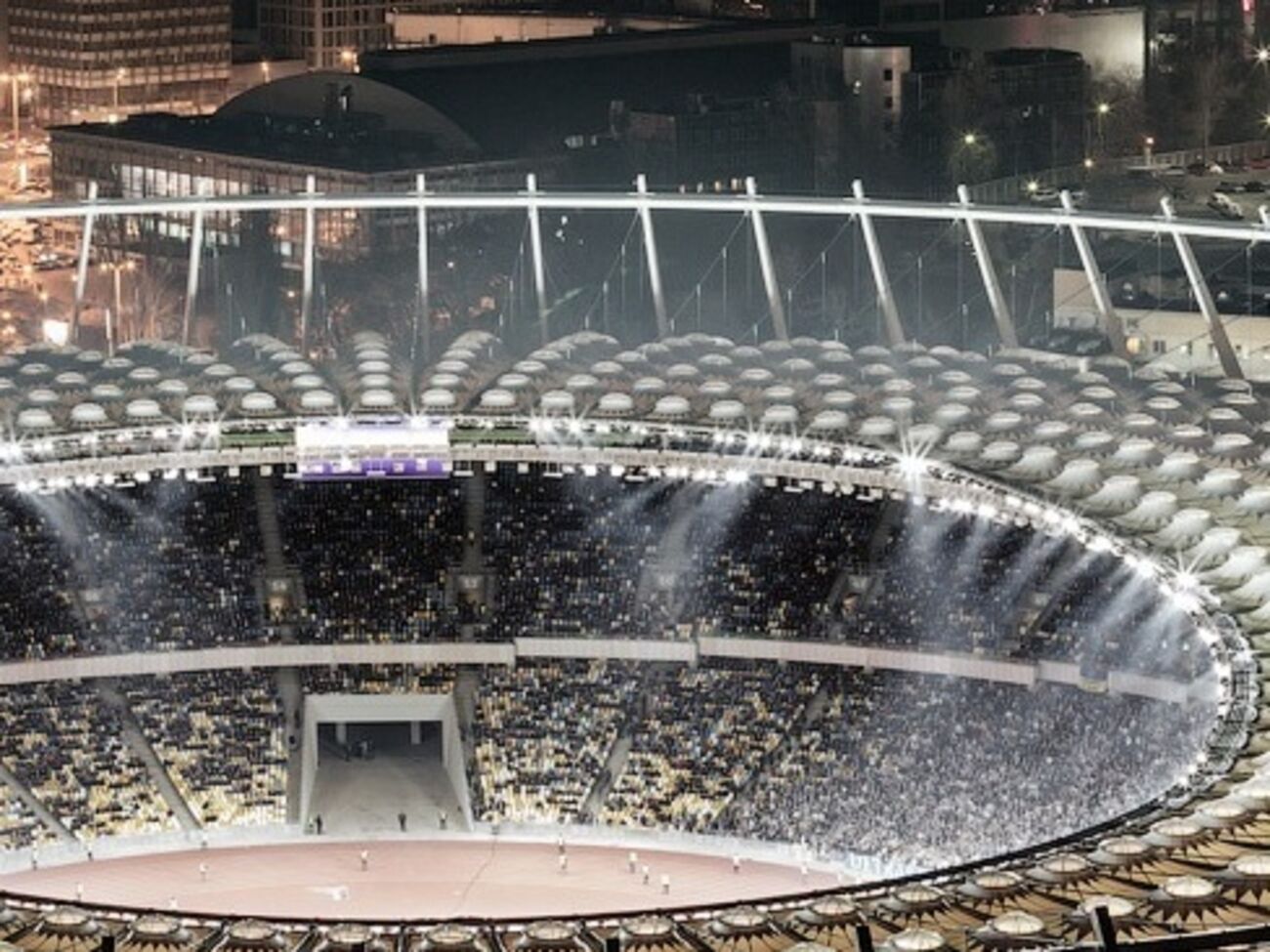 Никаких "дополнительных заграждений" строить не будут, обещают на стадионе