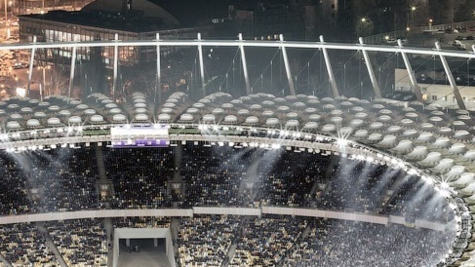 Никаких "дополнительных заграждений" строить не будут, обещают на стадионе