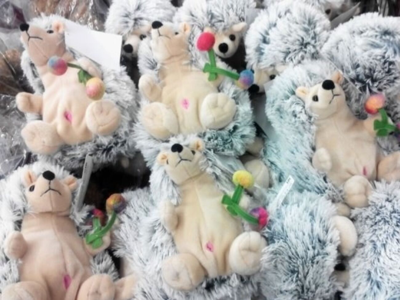 Омбудсмену не понравился пупок у игрушечных ежиков