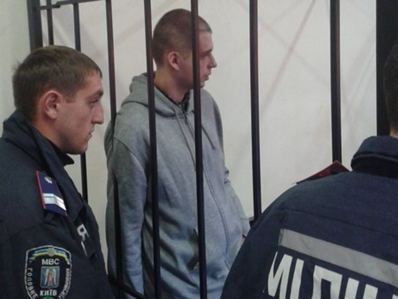 Суд оставил Медведько под арестом