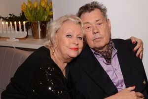 Стихи Гафта об Украине не читала, но я знаю, что он поддерживает Путина и так ощущает свое время. Его трудно представить живущим в Америке или где-то еще. Он – действительно дитя того времени