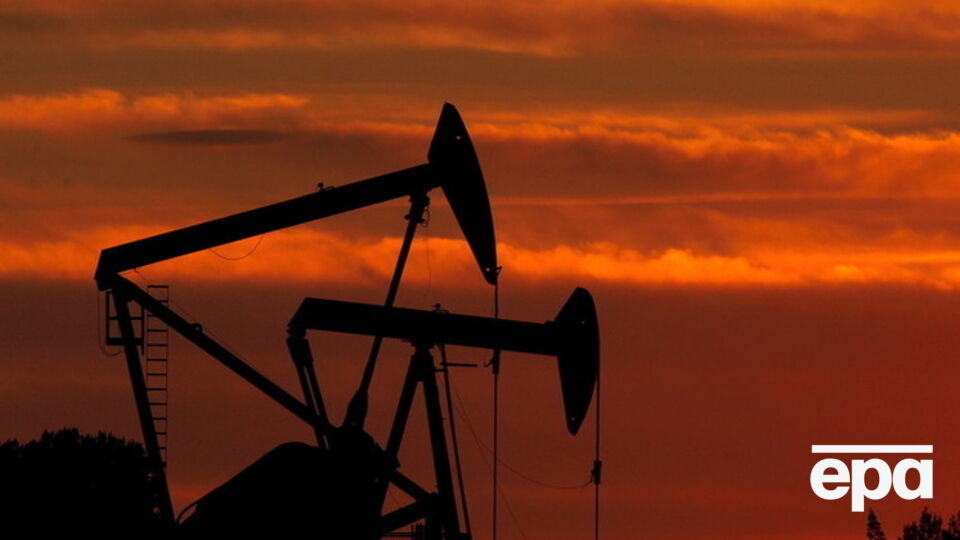 Нефть теряет в цене