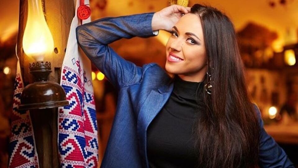 29-летняя певица Вика строит отношения с 24-летним актером и моделью