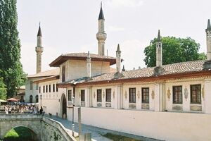 Ханский дворец в Бахчисарае в России тоже отнесли к своему культурному наследию