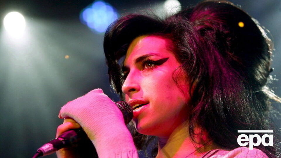 Новый фильм, посвященные Эми Уайнхаус, покажет ее взаимоотношения с близким окружением