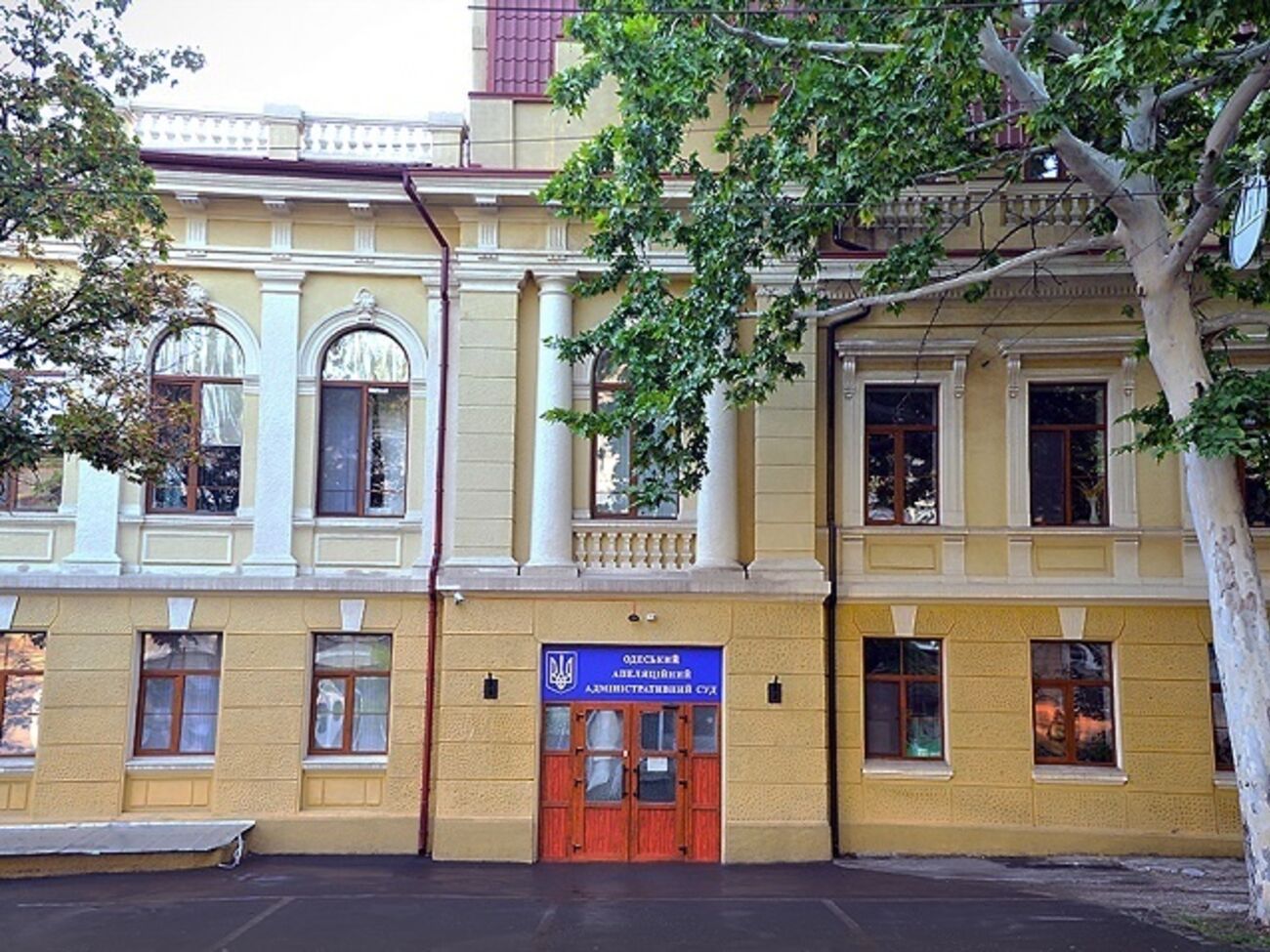 Боровик: Запрещены любые партийные флаги и предвыборная агитация