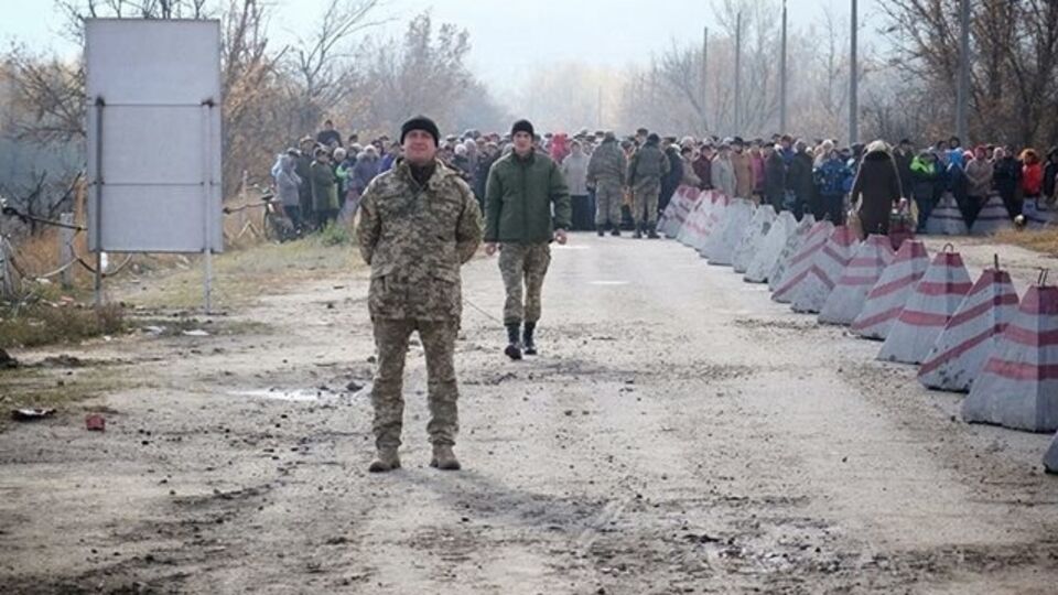 По данным СММ ОБСЕ в Украине, в первый час работы пунктом пропуска воспользовались около 30 человек