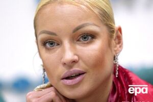 Волочкова в честь своего приезда домой после недельного отдыха в Турции надела платье в пол и дефилировала в собственном доме