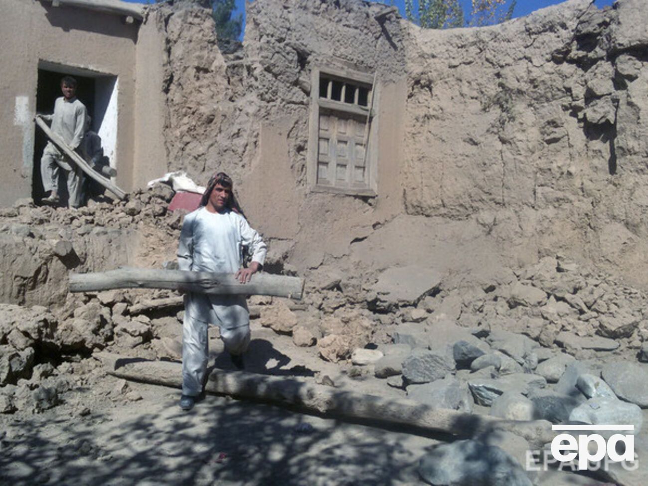 Землетрясение мощностью 7,5 балла по шкале Рихтера произошло 26 октября